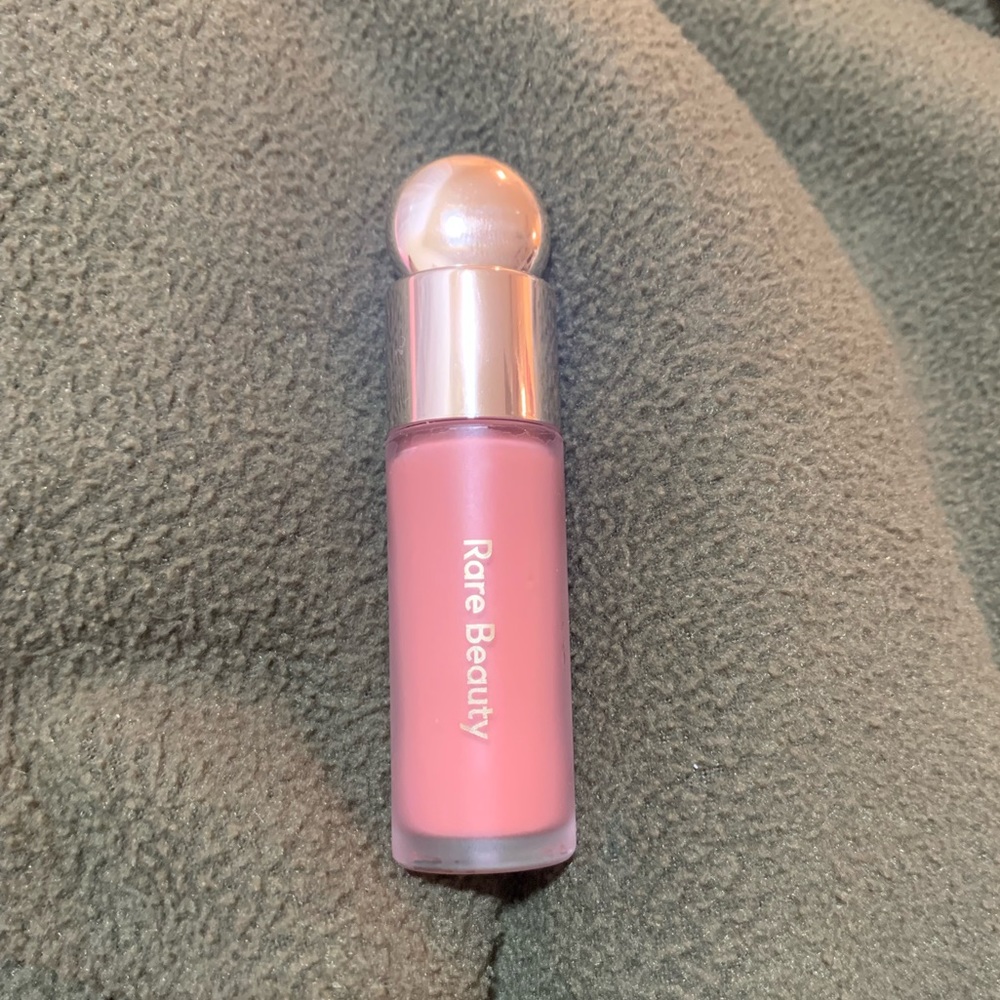 RARE BEAUTY LIQUID BLUSH IN HOPE